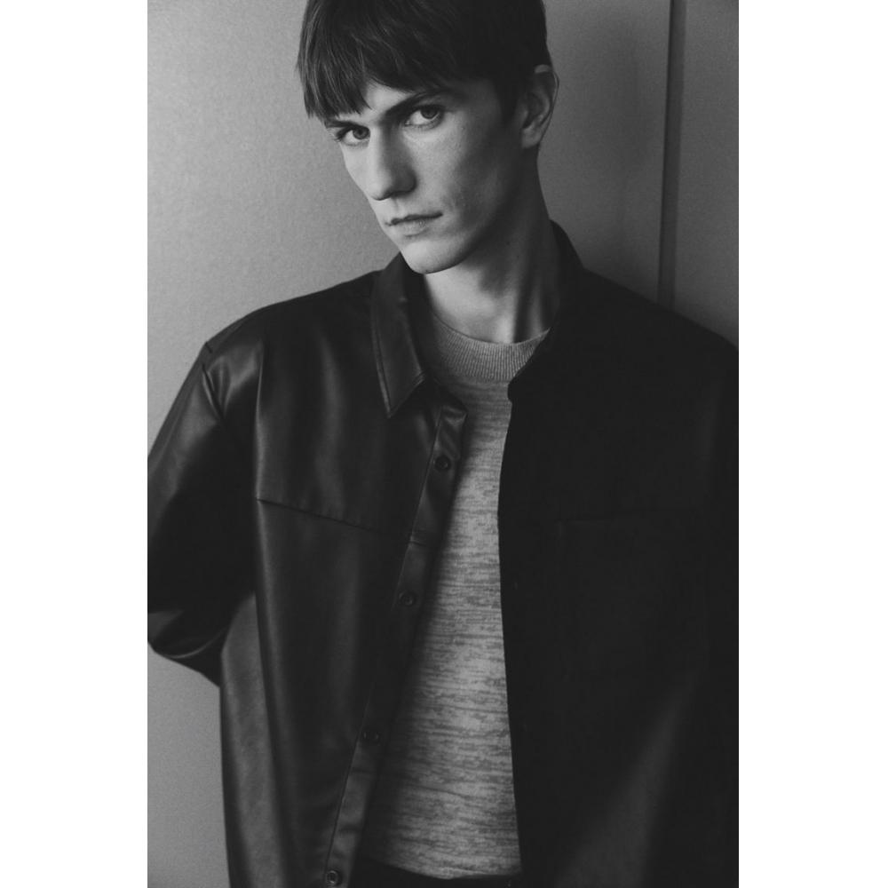 Рубашка HM Regular Fit с покрытием, черная