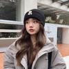 Autumn and winter letter R standard knitted hat for women, simple versatile ear protector wool hat, cold-proof and warm cover, cold hat for men