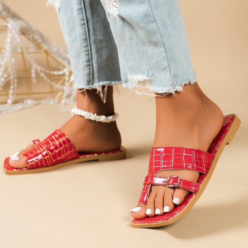 Летние тапочки 2024 года, новые женские шлепанцы большого размера на плоской подошве, роскошные пляжные шлепанцы для отдыха на открытом воздухе, женские сандалии, модные дизайнерские тапочки