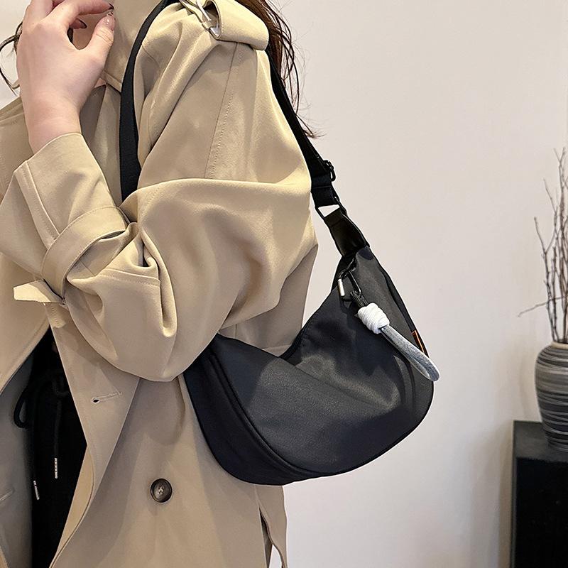 Simple Niche Bag Women's 2025 New Large-capacity Dumpling Bag Autumn Versatile Commuter Women's Bag Messenger Bag