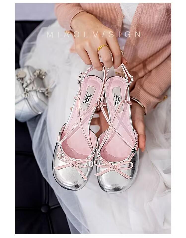 Стиль феи модная голова новая французская универсальная сумка серебряная универсальная летняя грубая 2024 темперамент босоножки на высоком каблуке женские