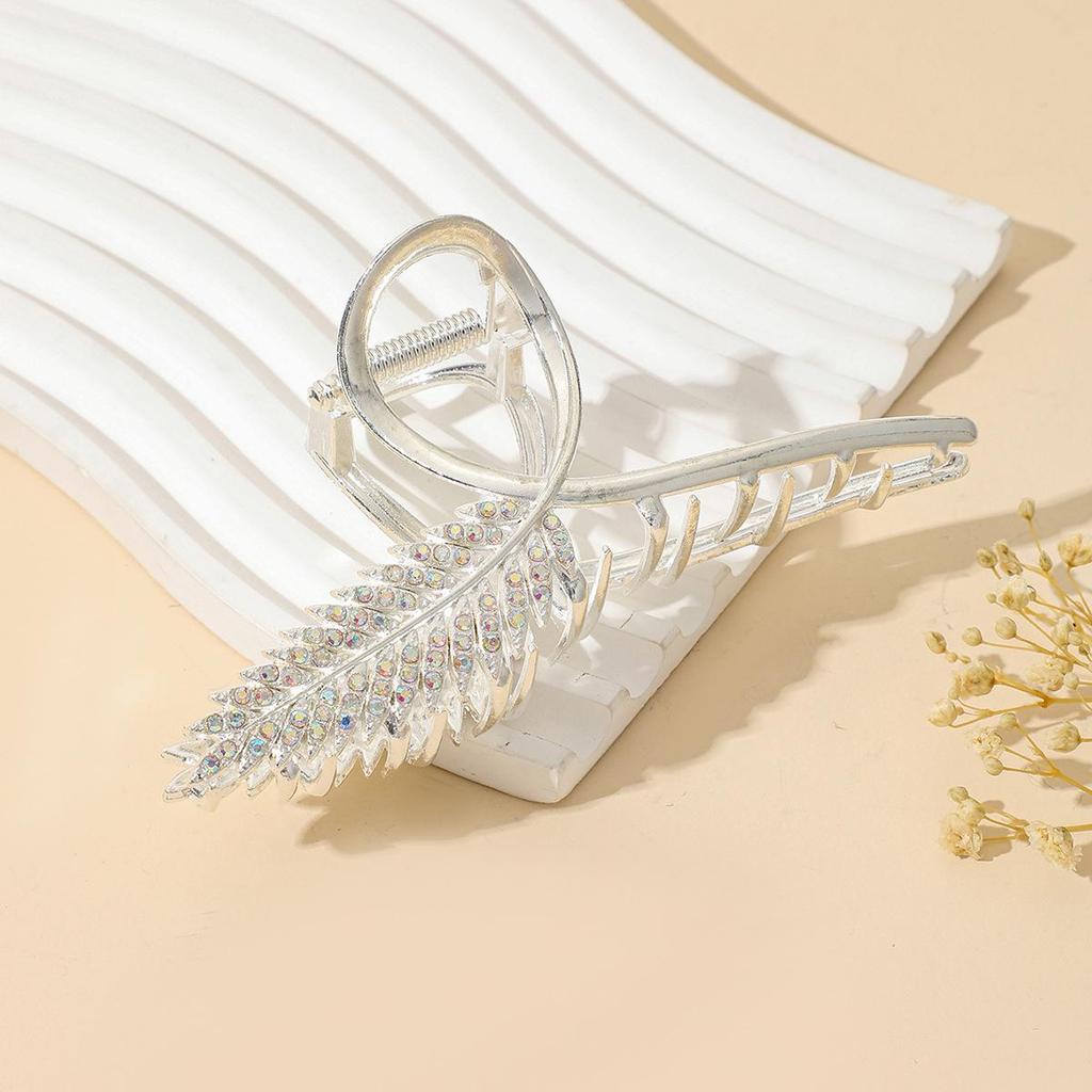 Korean Style Elegant Metal Hair Claw Clip for Women - Shark Claw Design