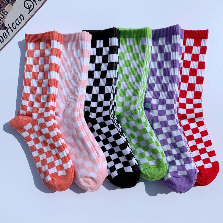 Мужские носки Chessboard Street Fashion из хлопка средней длины - европейские и американские модные носки для скейтбординга в студенческом стиле