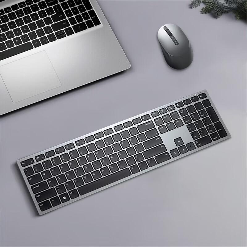 Dell Беспроводная клавиатура и мышь в комплекте