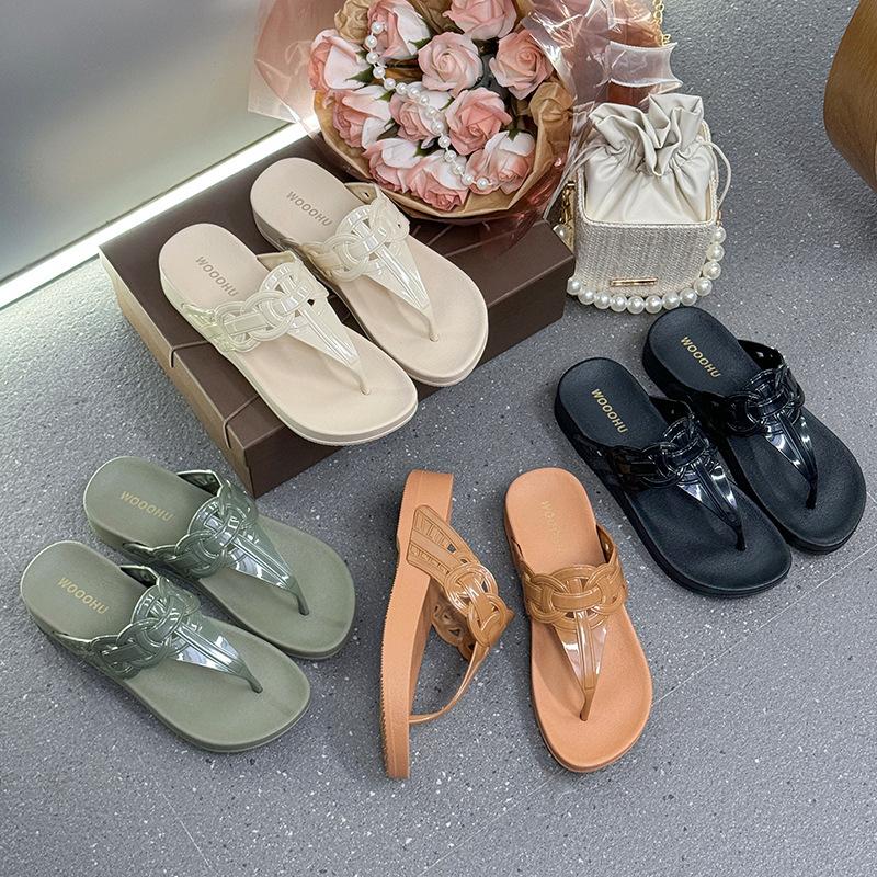 2025 лето новые шлепанцы женские тапочки верхняя одежда приморский пляж мода толстые домашние тапочки женские