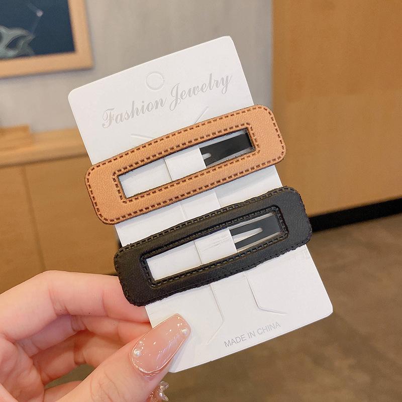 Retro Leather Square Hairpin: Versatile Side Clip for Women