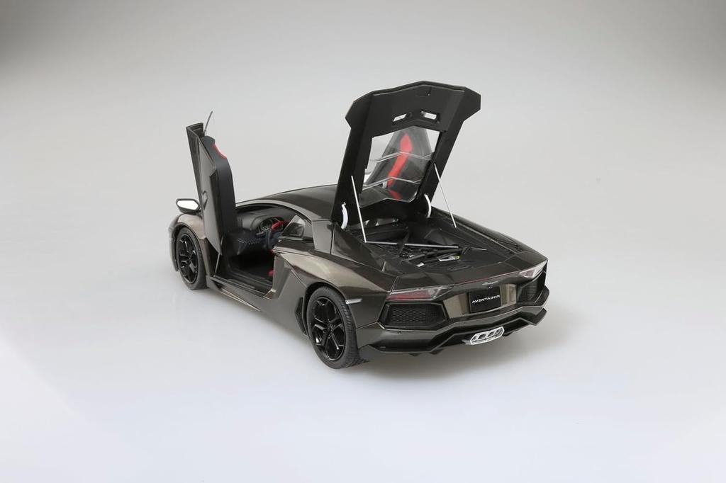 Aoshima Bunka Kyozai Серия Суперкары Lamborghini Aventador Пластиковая модель (АОСИМА) 1/24 '11