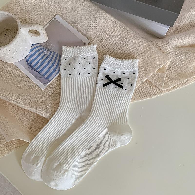 Female Autumn New Style Sweet Bow Dotted Lace Boneless Tube Pile Socks