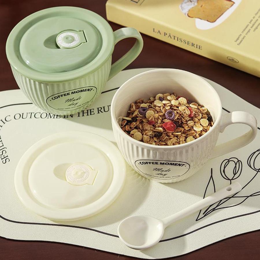 Керамическая чаша/кружка большой вместимости 700 мл с крышкой и ложкой, с винтажной текстурой; подходит для супа, кофе или лапши быстрого приготовления.