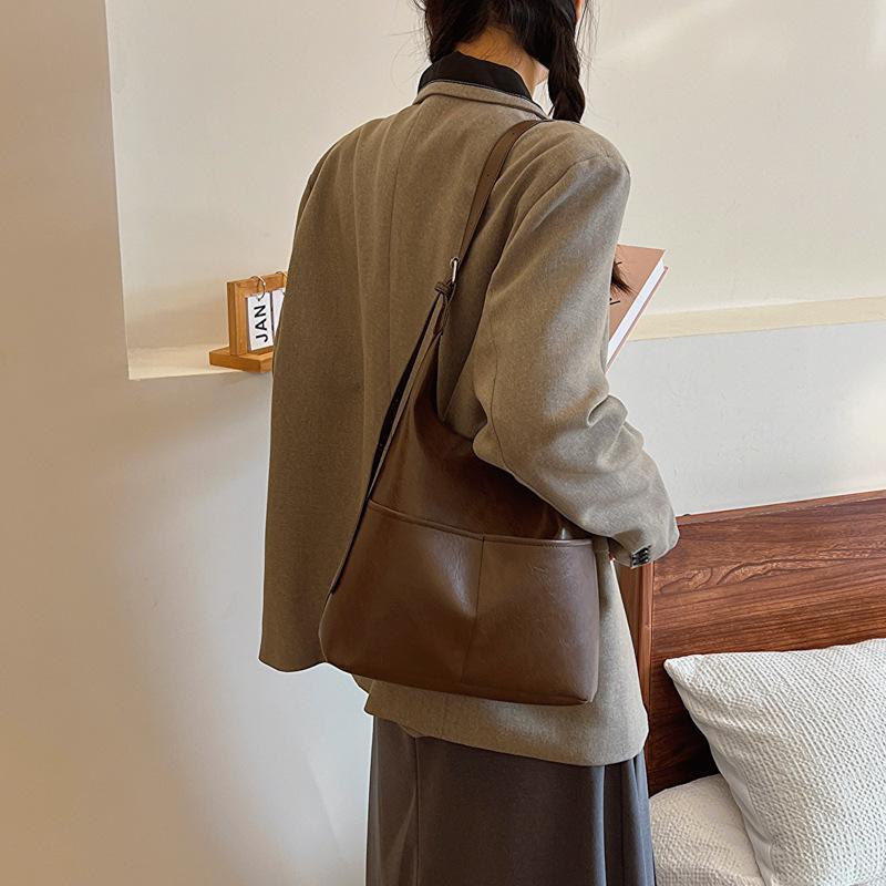 Женская сумка ретро сумка подмышкой новая персонализированная модная сумка тоут ниша большая вместимость сумка для матери и ребенка на плечо