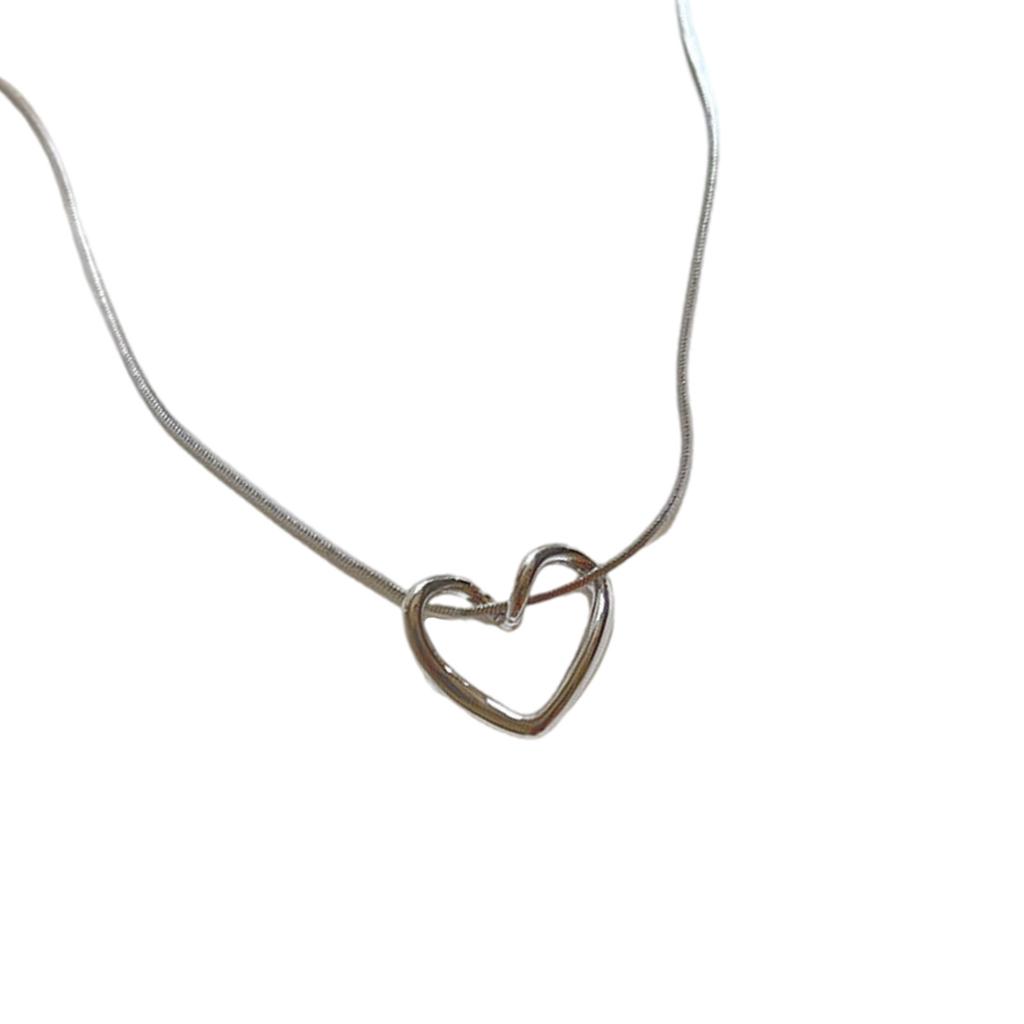 Modern Heart Pendant Necklace Stylish Chain Necklace Hollow Heart Neck Jewelry Suitable for Fashion Enthusiasts Present