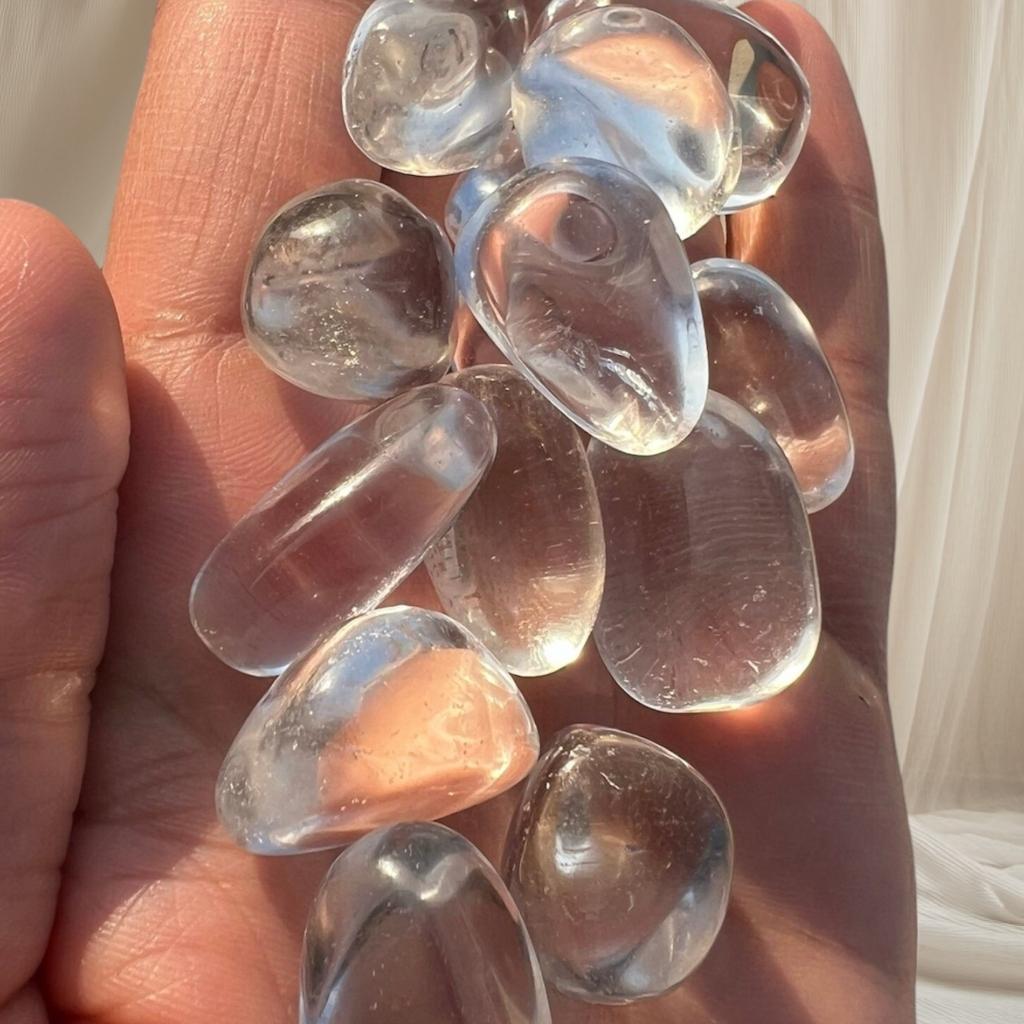 Лот россыпных камней, полированный кристаллический кварц, натуральные кристаллические камни, лечебный драгоценный кварц, лот драгоценных камней.