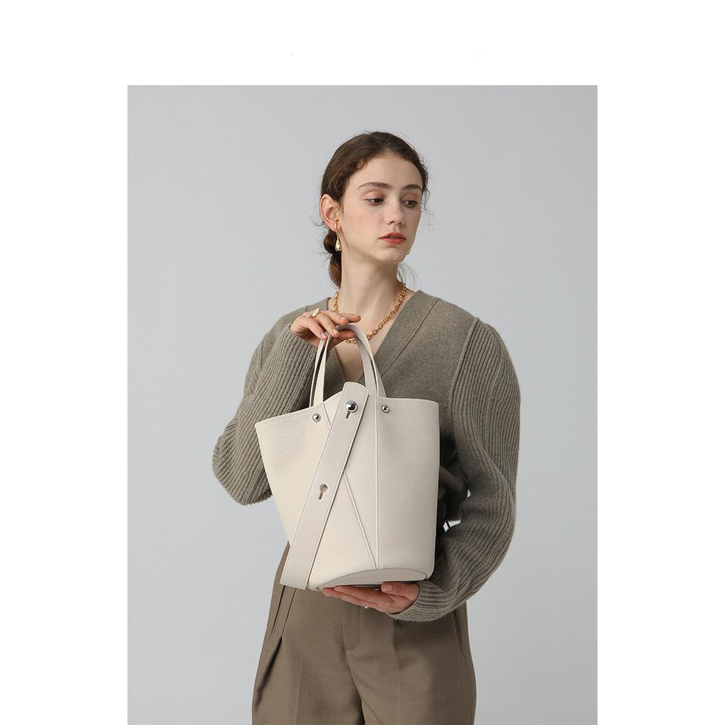 Bucket Bag for Women, Large-capacity Vegetable Basket Bag for Women, Hand-held Bag for Women, and Crossbody Bag for Commuting To Work