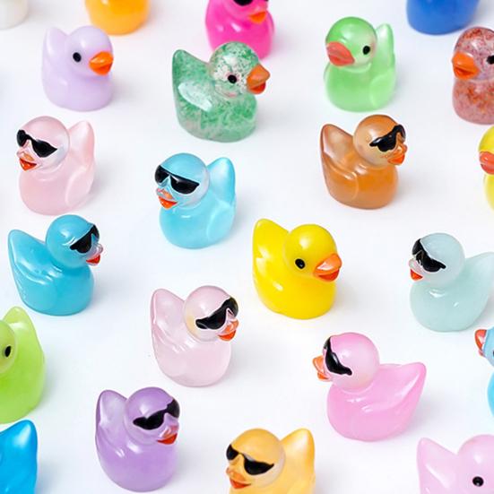 100Pcs Mini Sunglasses Duck Figurine Luminous Miniature Cartoon Duck Ornament DIY Microlandscape Fairy Garden Animal Resin Statue Decoration