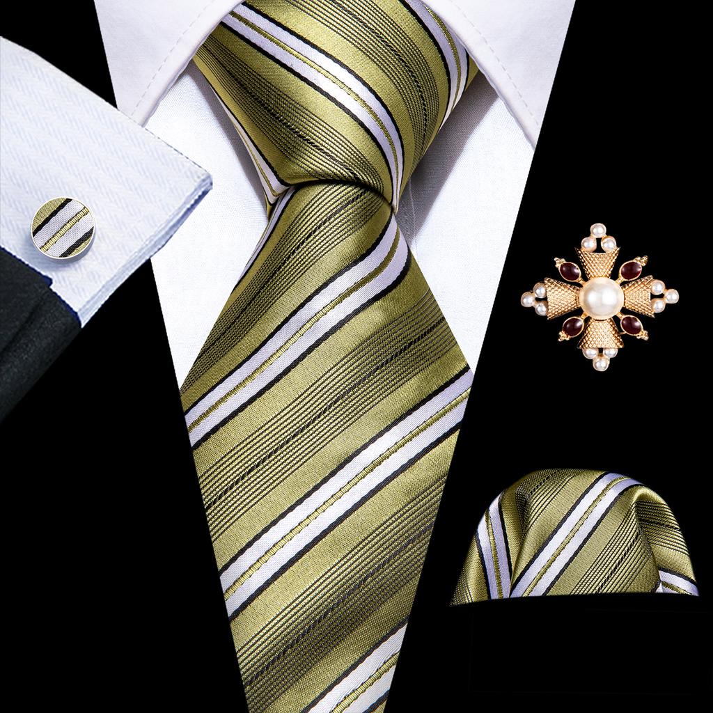Комплект для мужчин: галстук, брошь и карманный платок