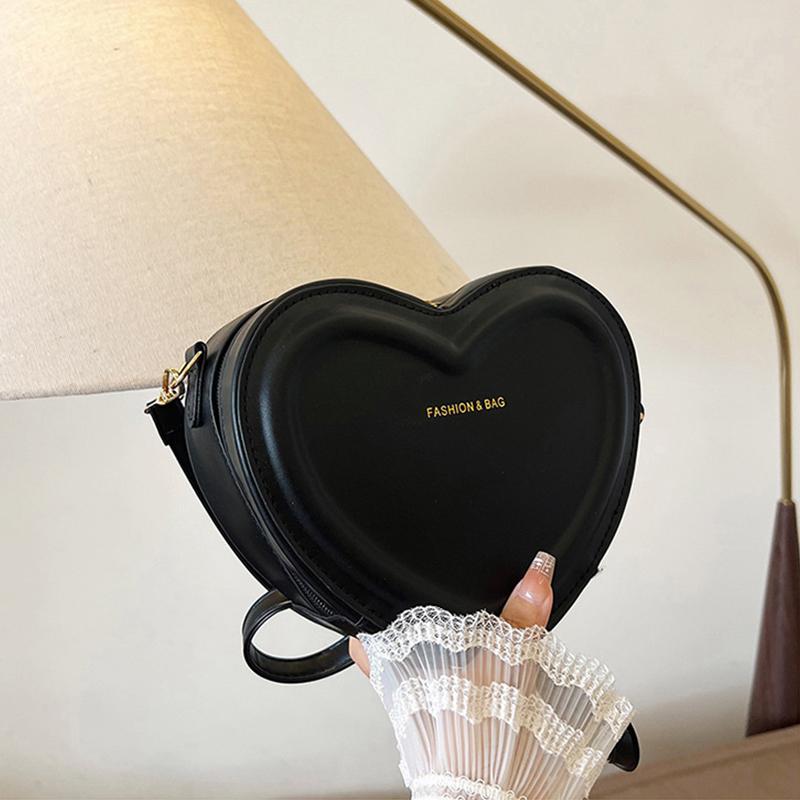 Лидер продаж, сумки через плечо в форме сердца для женщин, однотонные сумки на ремне из искусственной кожи, модные сумки