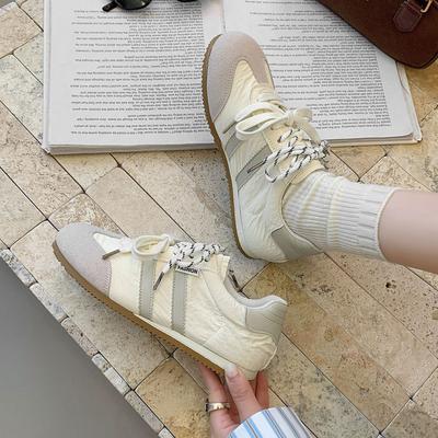 Маленькие белые туфли повседневная спортивная женская обувь обувь для субборда обувь Форреста Гампа женская 2025 новая весна и лето популярная на плоской подошве немецкая тр