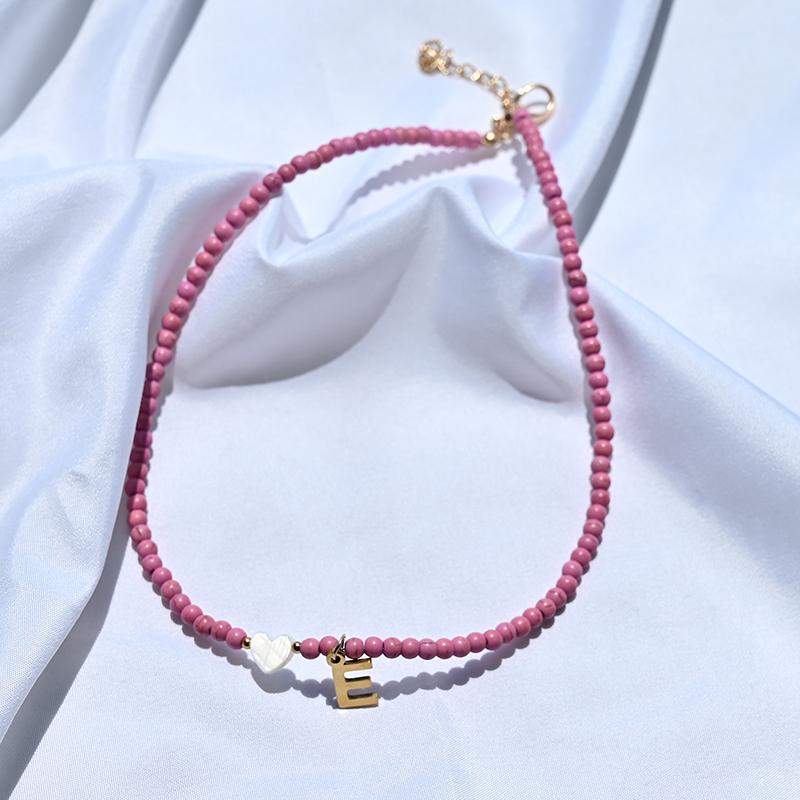 Красочные бусины, первоначальное колье для женщин, ожерелье из нержавеющей стали с буквенным кулоном, модное ожерелье в форме сердца, ювелирные изделия в стиле бохо, аксессуары