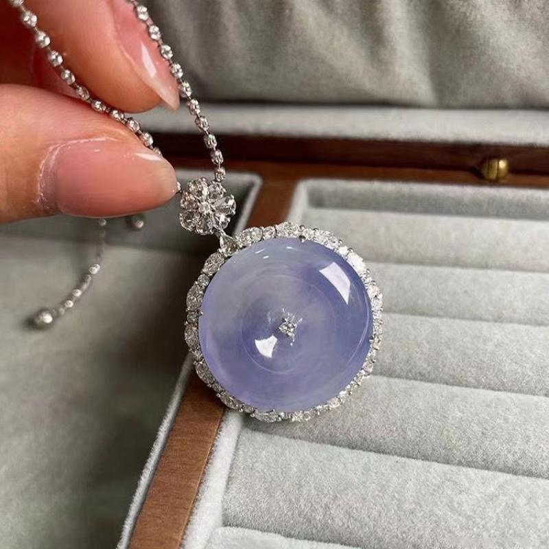 Нежное натуральное ожерелье из фиолетового халцедона со льдом для женщин. Великолепное высококачественное кристаллическое украшение-подвеска светло-фиолетового цвета.