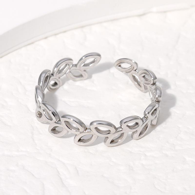 Открытое кольцо из нержавеющей стали с покрытием из 18-каратного золота: Простой, универсальный, нишевый дизайн, стойкий к выцветанию титановый стальной корпус.