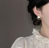 Простые геометрические серьги-гвоздики с жемчугом Женские Легкая роскошь Высококачественные Нишевый дизайн Серьги Французский ретро Универсальные серьги