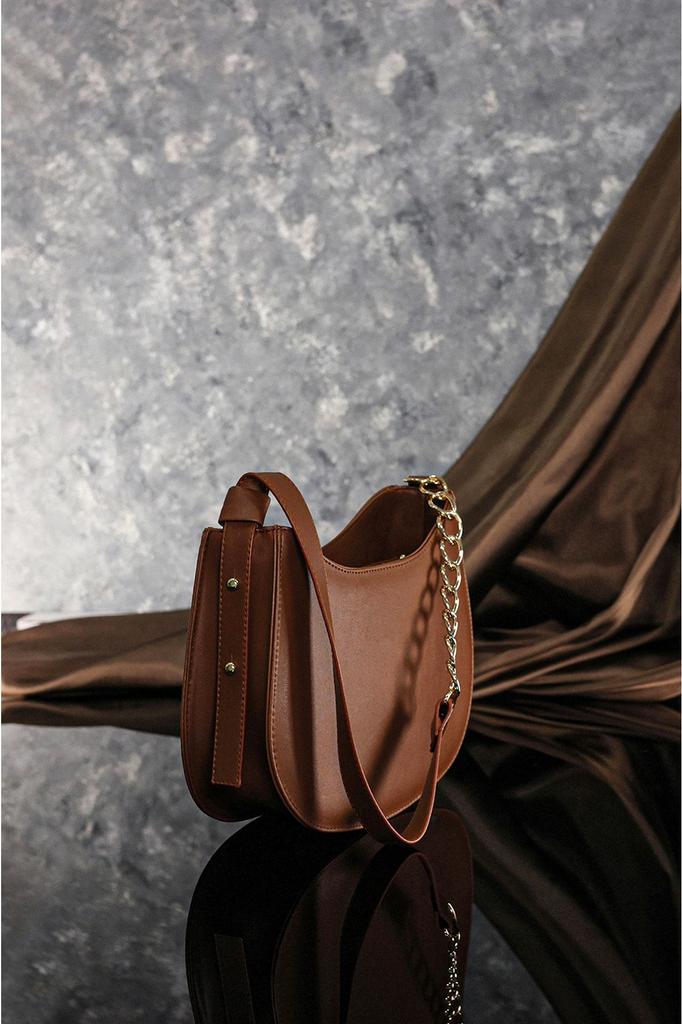 Women's Stylish and Useful Shoulder Bag Black Zippered Lined Adjustable Strap Bag