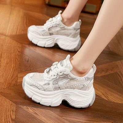 Женские летние сетчатые туфли на толстой подошве 2025 года для пап — стильные, универсальные и увеличивающие рост