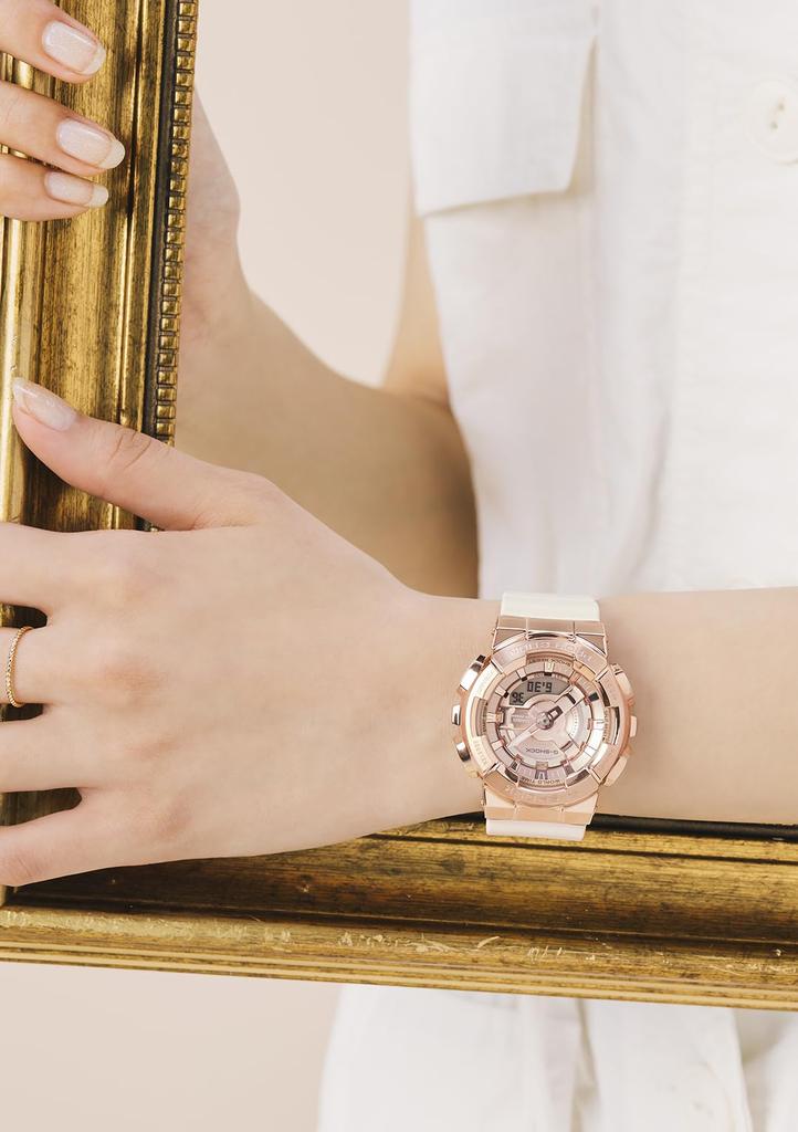 Часы Casio G-Shock [Официальный японский продукт] Модель среднего размера Металлическая крышка GM -S110PG-1AJF / -S110PG-4AJF Женские Розово-бежевый / Черный