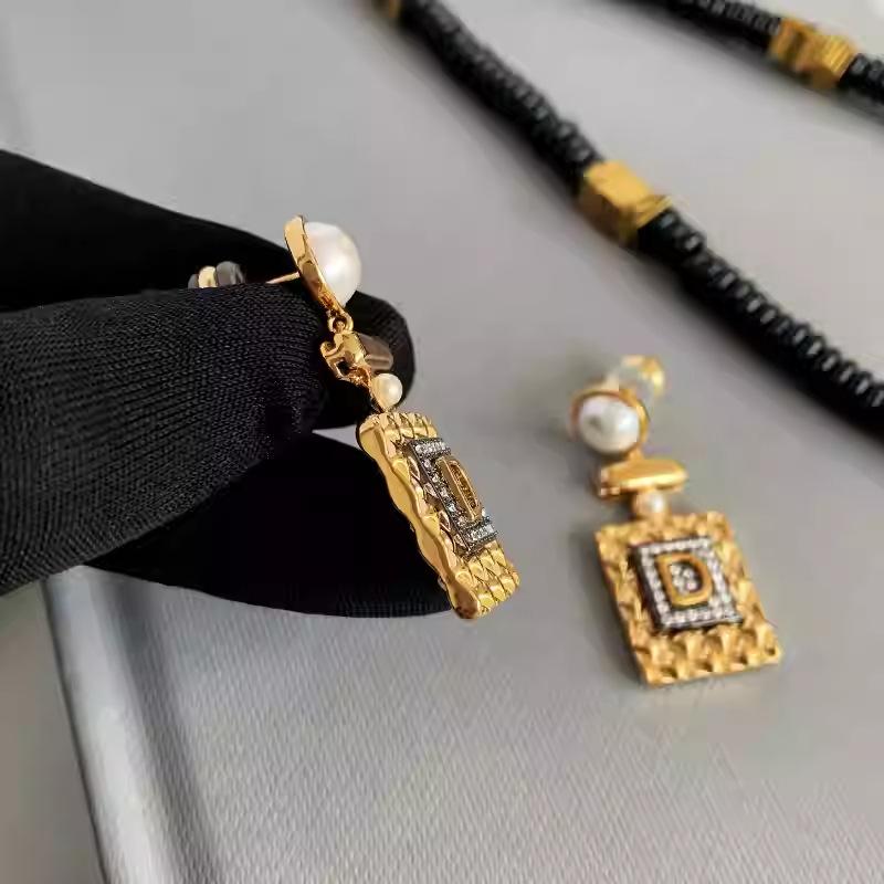 Квадратные серьги-пусеты с жемчугом, серьги в ретро-дизайне, серьги с темпераментом, модный тренд, легкая роскошь