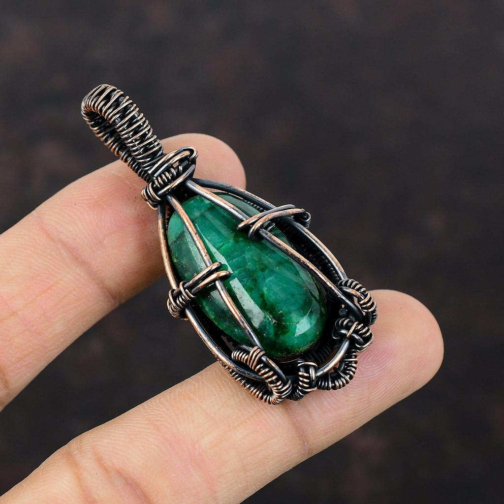 Подвеска с ограненным замбийским изумрудом, подвеска с медной проволокой, подвеска ручной работы, подарок для мамы, подвеска из натурального драгоценного камня, ювелирное изделие с медной проволокой