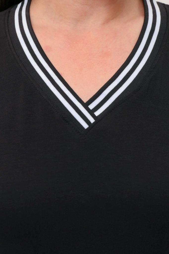 Женский стильный комплект большого размера под верхом в трикотажную полоску с подробным описанием