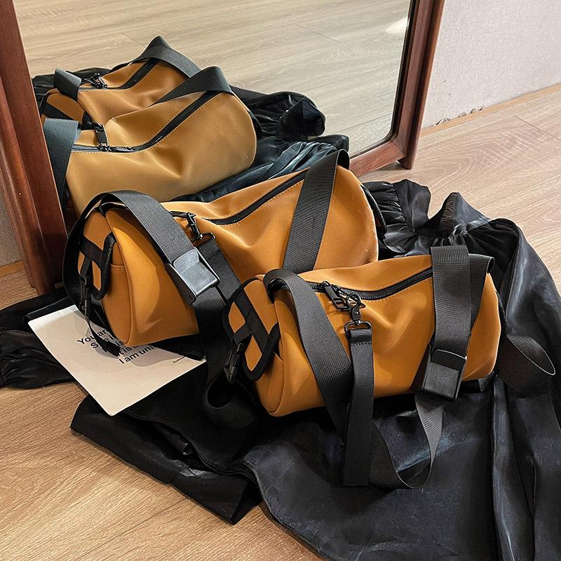 2025 winter new women's bag personalized niche shoulder bag trendy Korean version large capacity leisure sports crossbody pillow bag