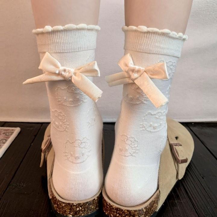 Early Autumn Embossed Cat Bow Mid-Calf Ballet Style Women's Socks
