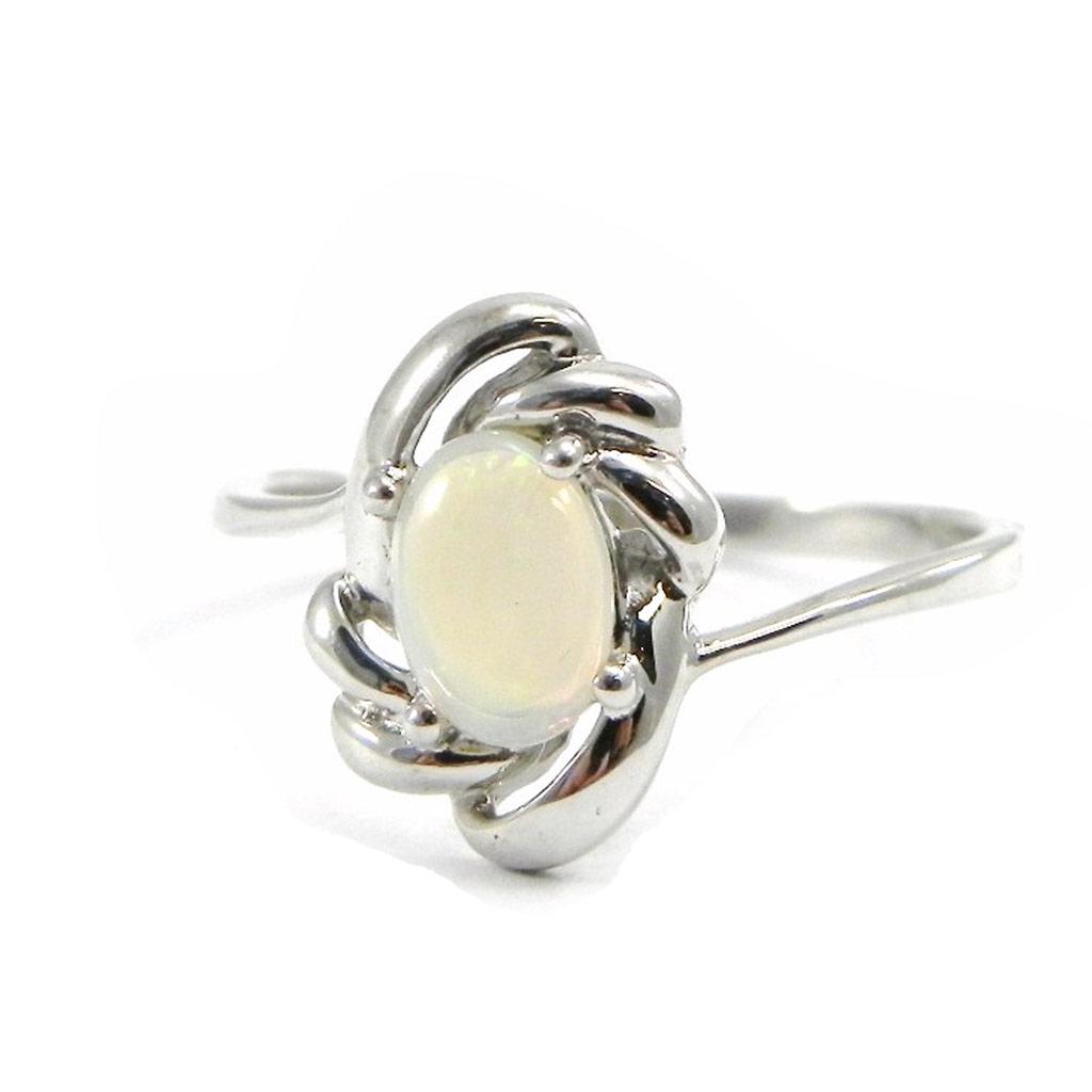 Серебряное кольцо 'Богиня опала' Белое серебро (родий) - 14x9 мм