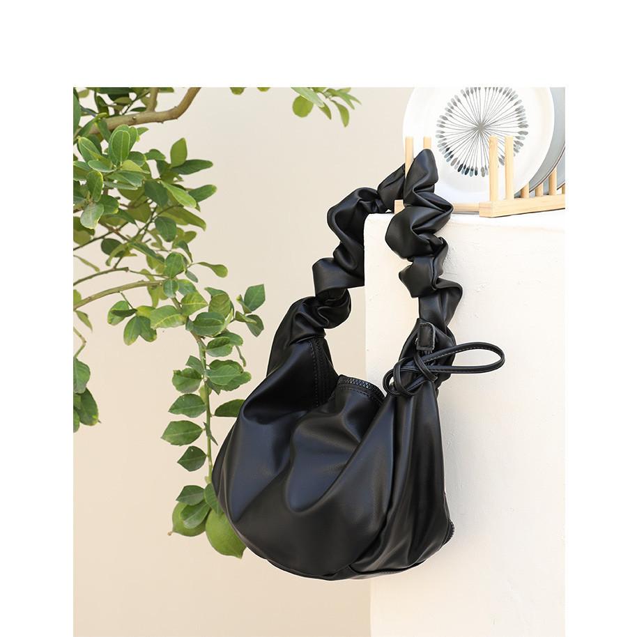 IELGY Korean Version of Casual Soft Leather Dumpling Bag, Fashionable Pleated Shoulder Armpit Bag, Retro Drawstring Messenger Women's Bag