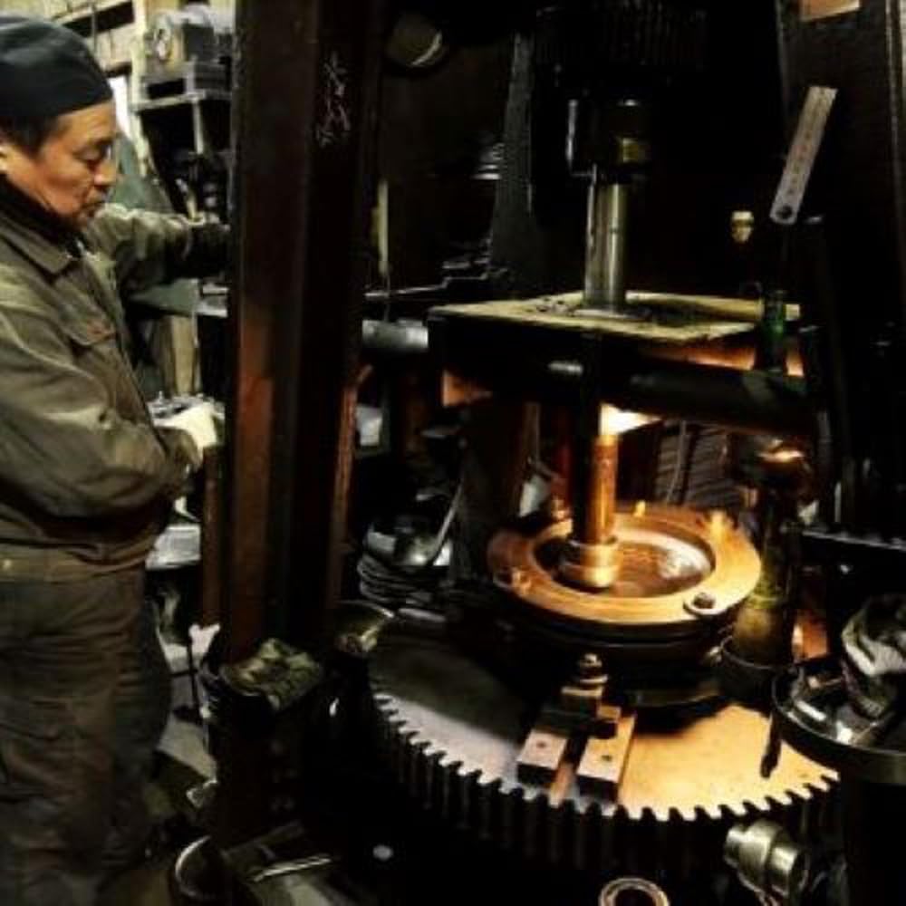 Сковорода Yamada Industries Advanced Door 26 см, титановый узор HANAKO+a HAFT-26