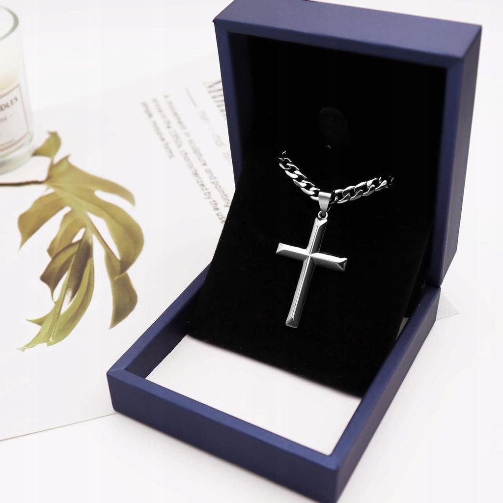 Silver Chain Necklace with Women' Pendant Heart Zircons Diamond
