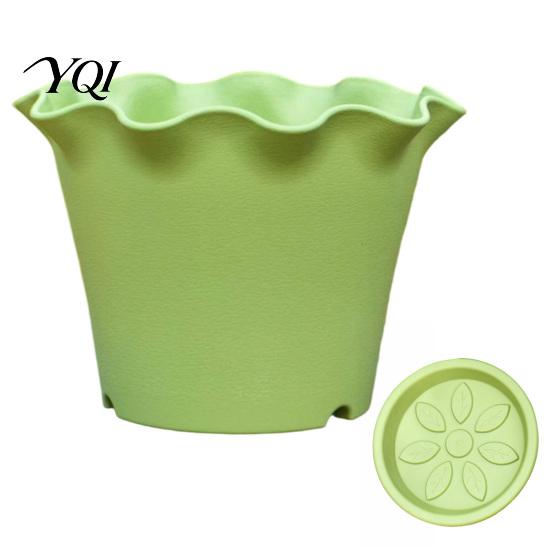 Warm Textured Resin Pots Large Flower with Drainage Holes And Tray Saucers, Ruffled Edge Planter Anti-slip Indoor Plant Containers for Outdoor Plants,