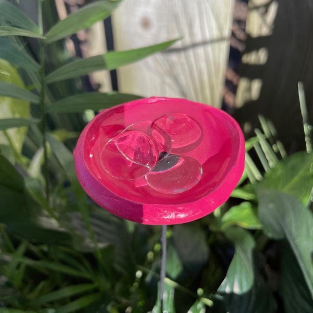 Metal Flower Bee Watering Station Water Dispenser Bird Feeding Cup Beekeeping Tools