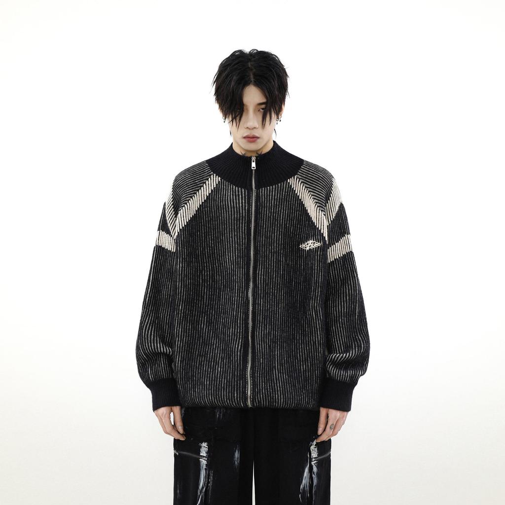 Американский ретро полосатый кардиган с высоким воротником для мужчин - Контрастный цвет, вязаный дизайн, и идеально подходит для пар.