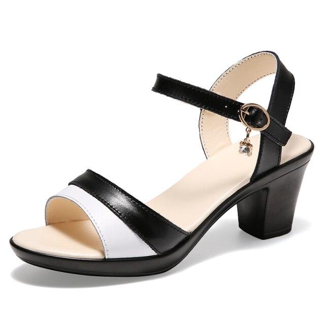 Новая летняя женская обувь, туфли на высоком каблуке с пряжкой, повседневные корейские модные сандалии на толстом каблуке, кожаные туфли на высоком каблуке