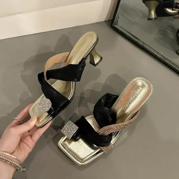 Fashion Fashionable Diamond Embellished High-End Fashion Sandals Breathable Hollow Out Design Summer New Style Versatile Slip-On Slipper