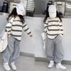 Костюмы для мальчиков и девочек 5-16 лет на весну и осень, корейские полосатые свитера, повседневные брюки в западном стиле с длинными рукавами для больших детей, костюм-двойка