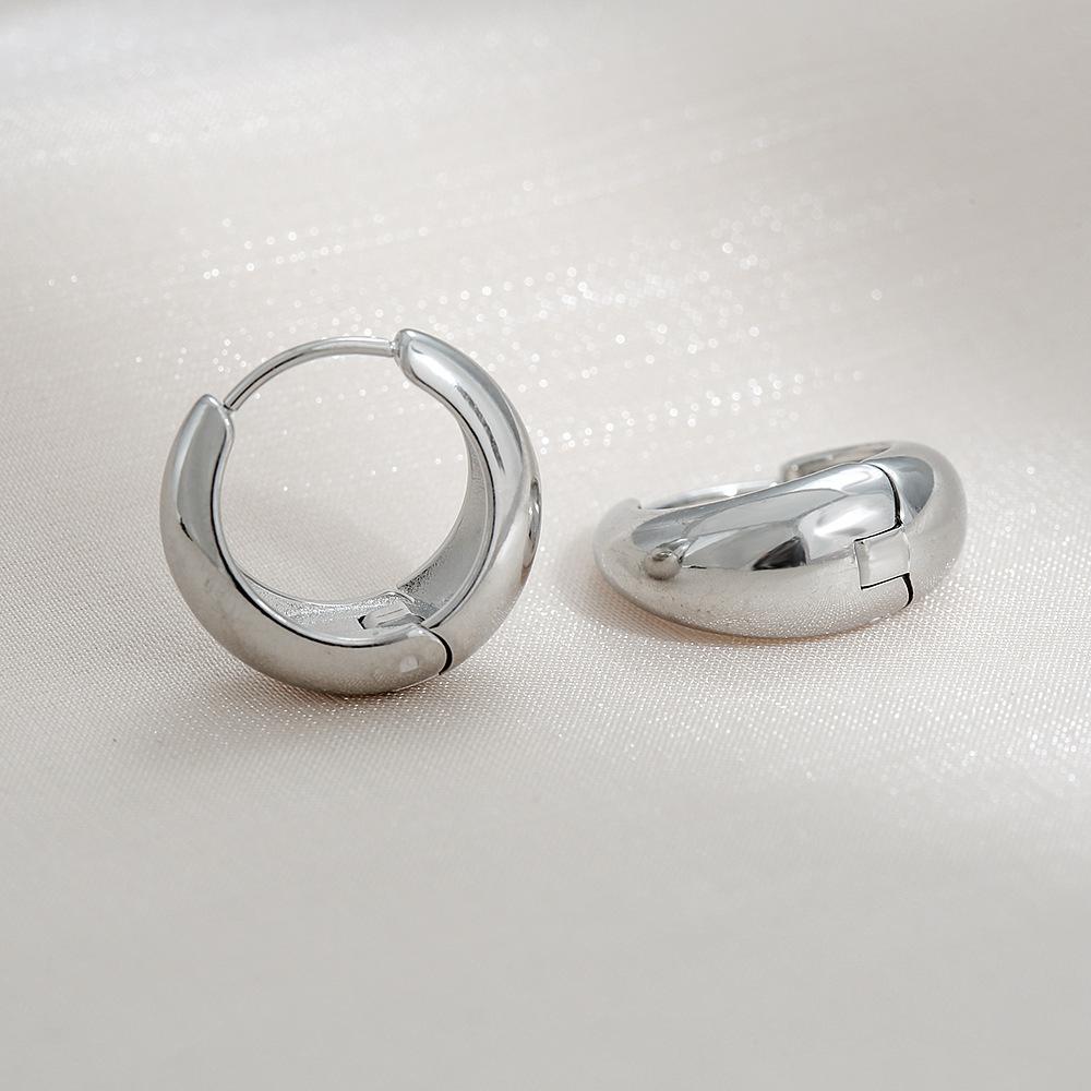 Модные ретро металлические серьги темперамент простая и универсальная версия иностранные газовые серьги женские сохранение цвета