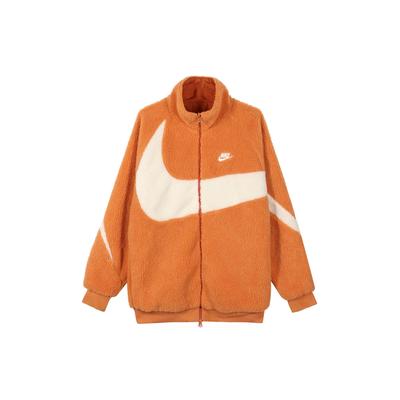 Nike Двусторонняя куртка-боа Big Swoosh (Азия) Мужская верхняя одежда с острым карри/кокосовым молоком, оранжевая BQ6546-808