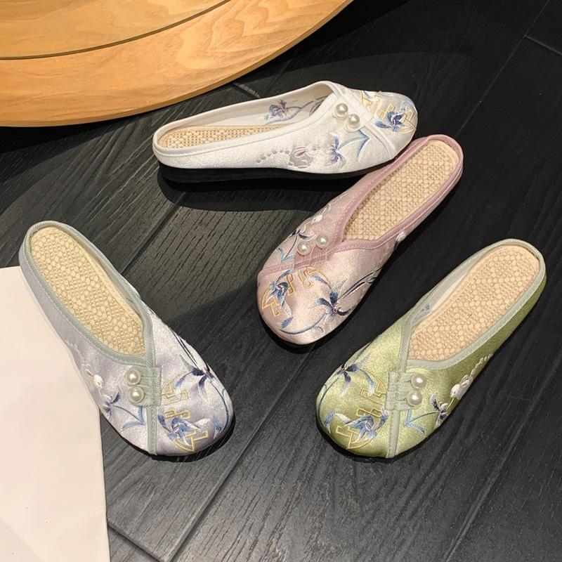 Fashion Summer New Ethnic Style Baotou Slippers Women's Soft Sole Han Element Retro Silk Satin Qipao Ancient Hanfu Shoes Women's Sandals
