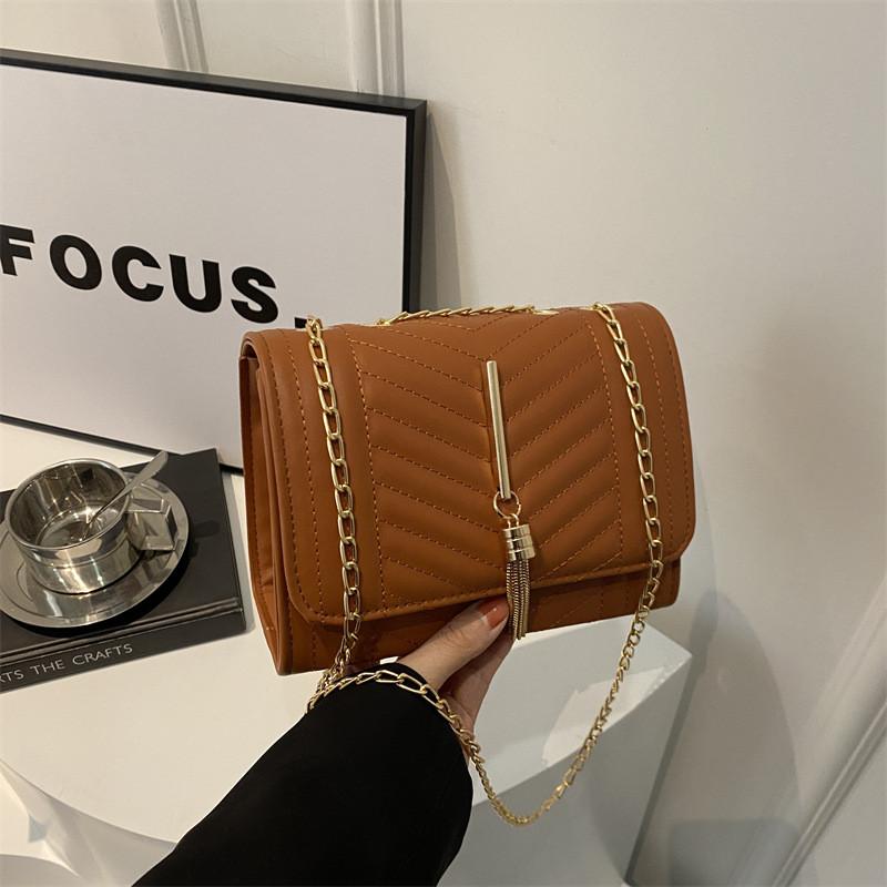 Fashionable Women's Spring Shoulder Bag Stylish Chain Crossbody Purse In Black Khaki Brown Burgundy White