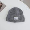 Письмо с надписью Вязаная шапка для женской осенне-зимней новой коллекции Теплая утолщенная шапка от холода, которая хорошо смотрится на лице Маленькая защита ушей