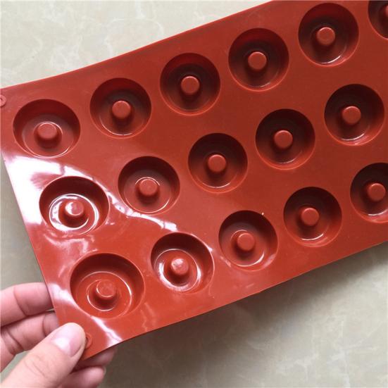 Non-sticky Demoulding Food Grade Chocolate Mold 18 Cavities Doughnut Baking Mold Tray