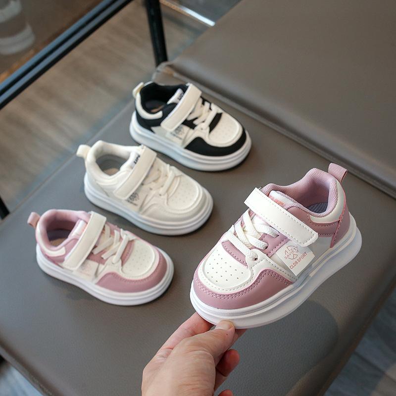 Детская обувь и спортивная обувь для девочек 2025 весна и осень новая кожаная водонепроницаемая повседневная белая обувь для мальчиков детская обувь для скейтборда